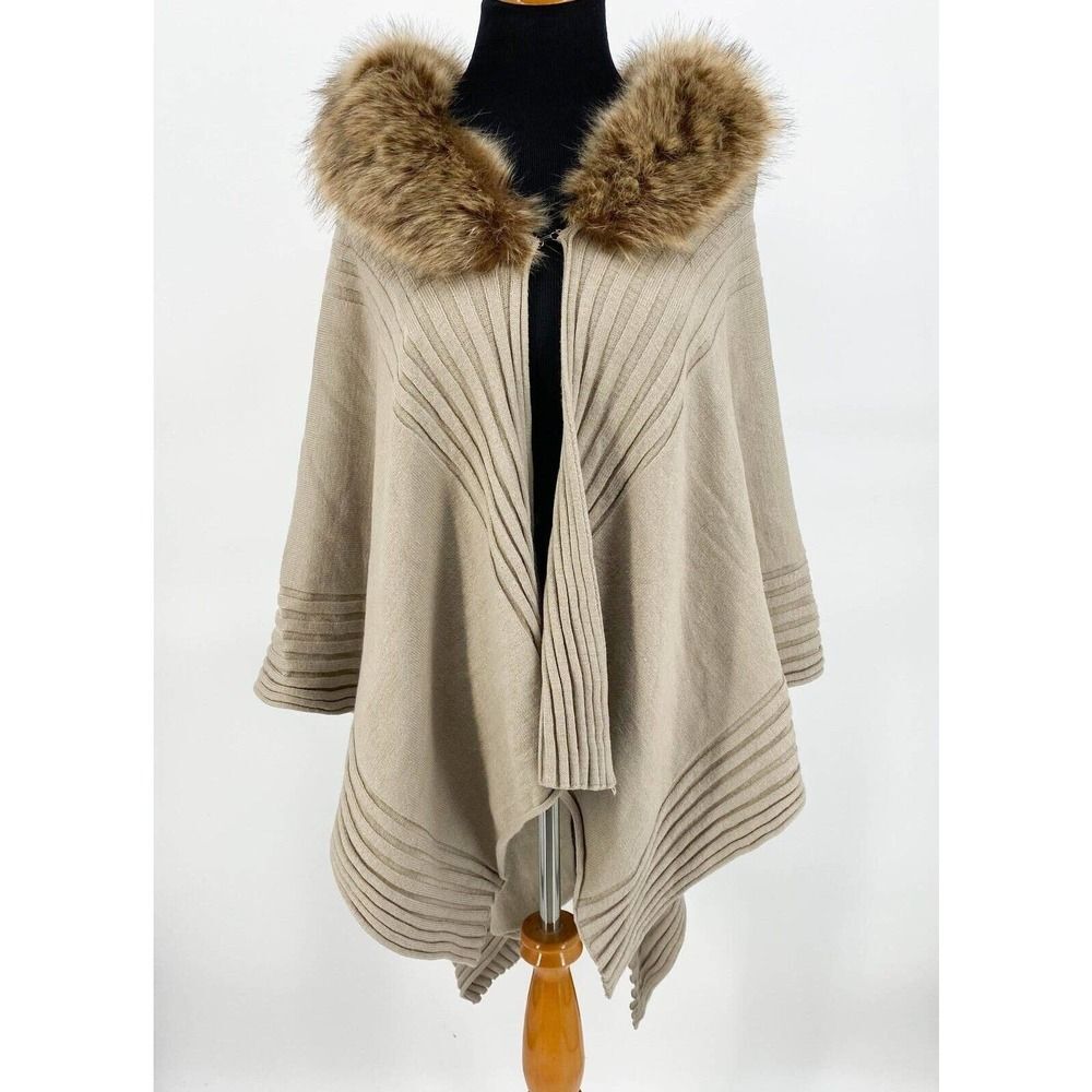 La Fiorentina Ruana Poncho With Faux Trim Collar Camel NWT